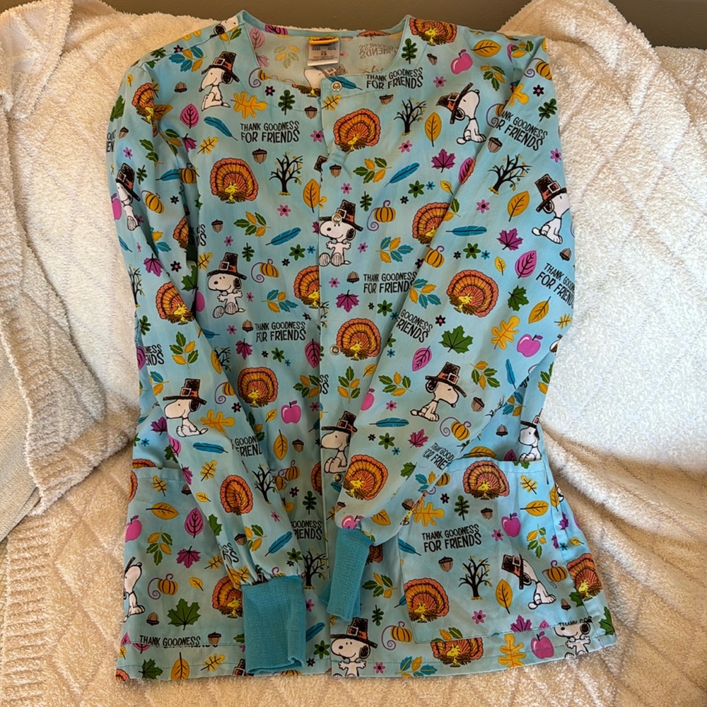VINTAGE Peanuts Charlie Brown Thanksgiving scrub jacket